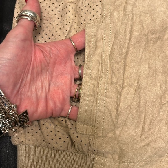 Distressed Cropped Jacket 🧥 - Picture 4 of 15